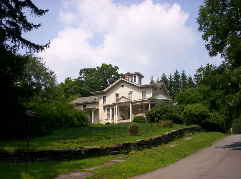 Hawley Photo Tour (Scranton, York, Wilson apartments, crime, homes