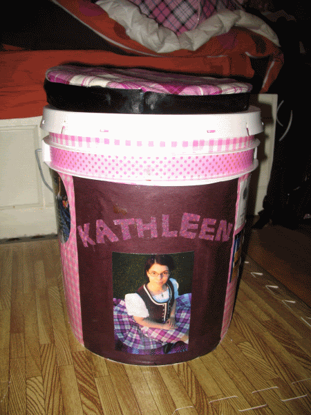 Image hotlink - 'http://i103.photobucket.com/albums/m133/caffeinekathleen/Random%20DDN%20Stuff/bucket.gif' Image hotlink - 'http://i103.photobucket.com/albums/m133/caffeinekathleen/Random%20DDN%20Stuff/bucket.gif'