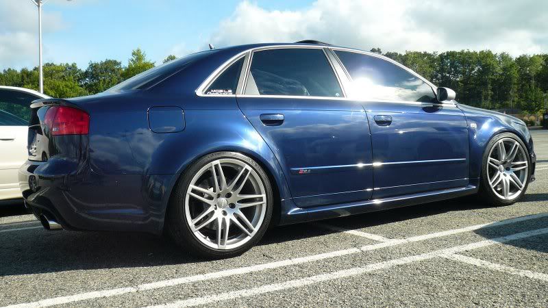 Blue Audi Rs4