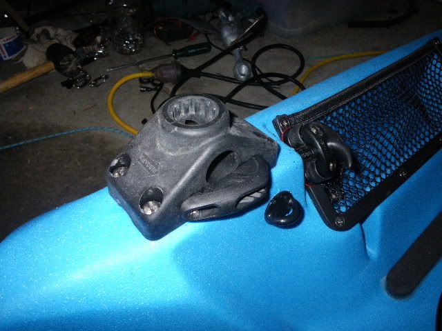 Ronstan V-Cleats mounted on the Scotty Mounts.