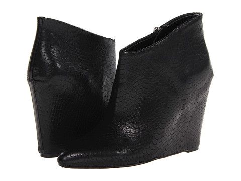 BCBGMAXAZRIA Vadans Boots