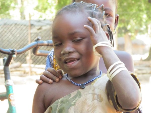 Andando 3 ciudades de Rep. Centroafricana en 7 días efectivos - Blogs de Centro Africa R. - RELATO 2: Niños Felices En CentroÁfrica (1)