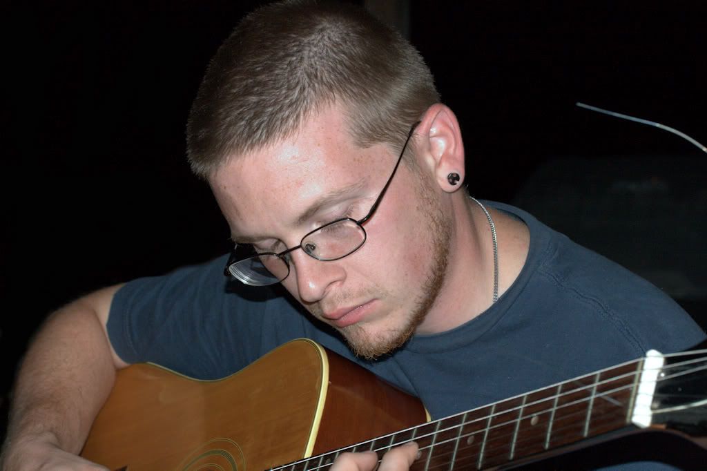 IMAGE: http://i103.photobucket.com/albums/m139/gerbalhunter/People/AspireingColor.jpg