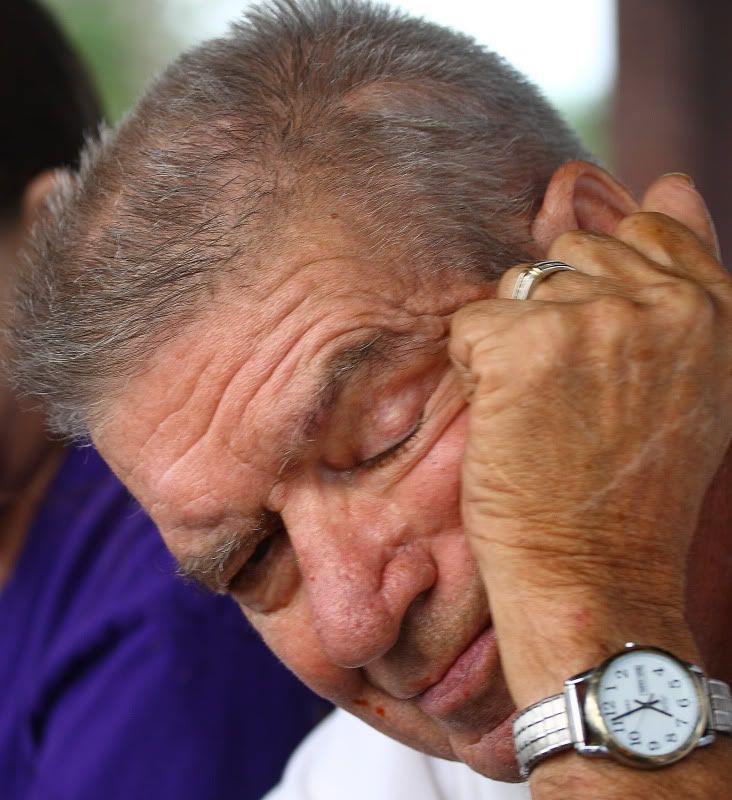 IMAGE: http://i103.photobucket.com/albums/m139/gerbalhunter/People/DeviousFellow.jpg