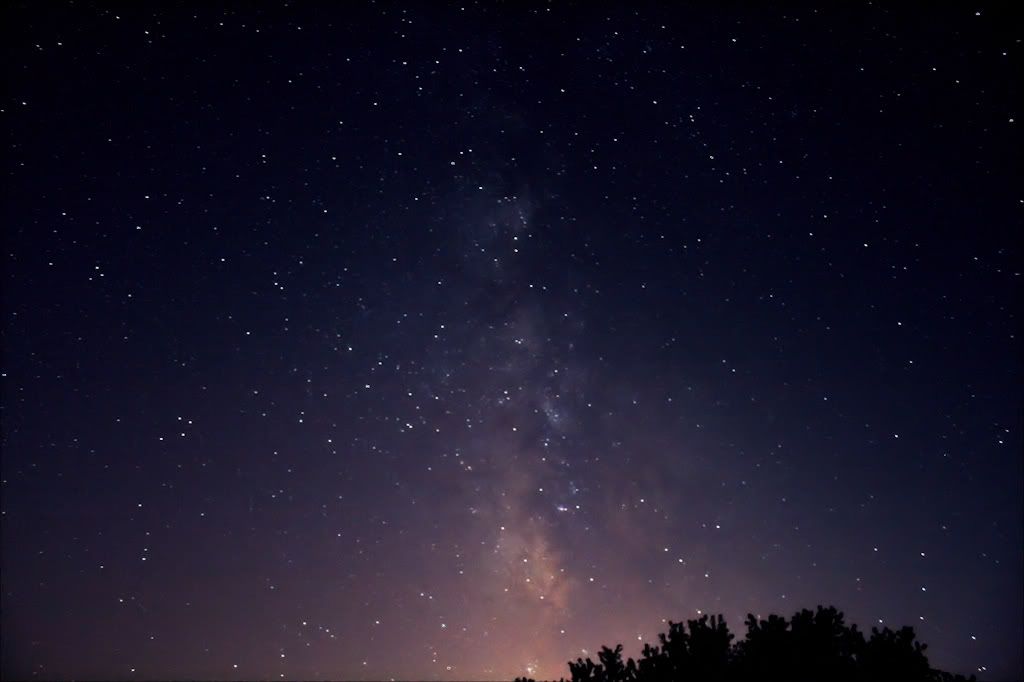 IMAGE: http://i103.photobucket.com/albums/m139/gerbalhunter/Stars%20and%20Nebulas/MilkyWayPostProcess.jpg