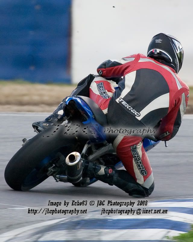 IMAGE: http://i103.photobucket.com/albums/m150/Echo63/310710trackday1copy.jpg