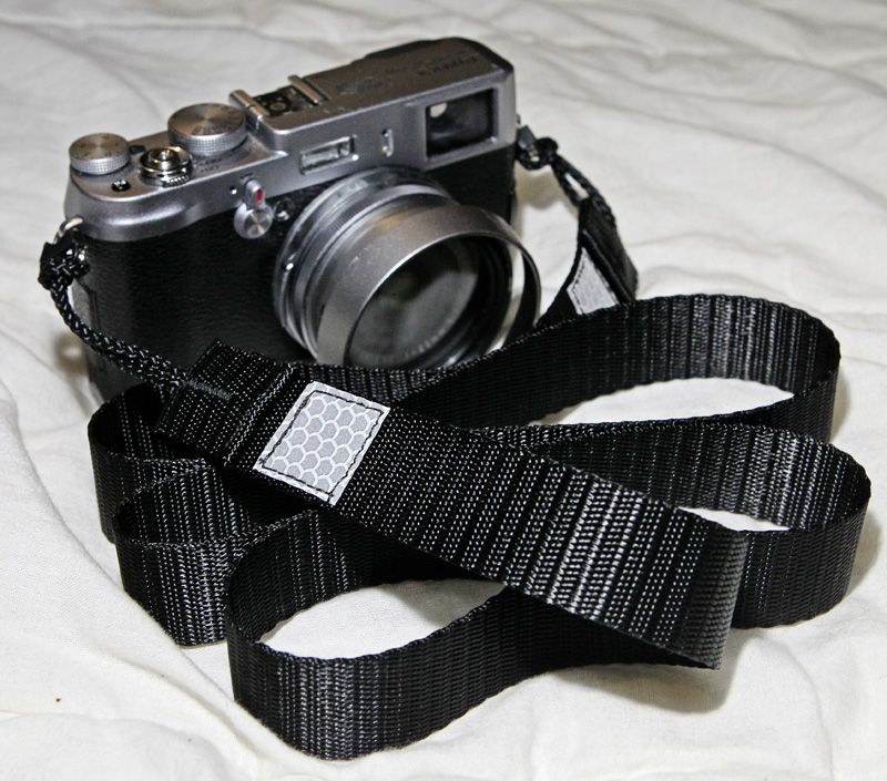 IMAGE: http://i103.photobucket.com/albums/m150/Echo63/X100strap1_zpsd075d3ae.jpg