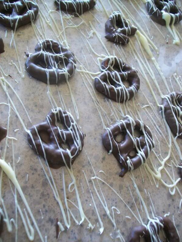 Homemade Chocolate Covered Pretzels
