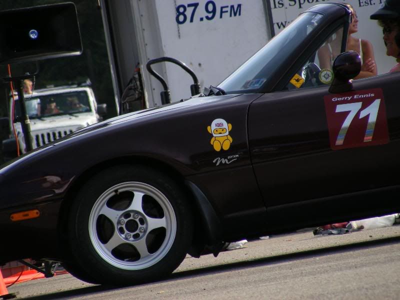 http://i103.photobucket.com/albums/m153/bluemeanietsi/Autocross/misc101.jpg