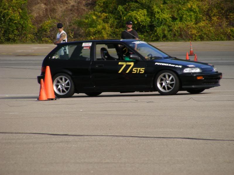 http://i103.photobucket.com/albums/m153/bluemeanietsi/Autocross/misc105.jpg