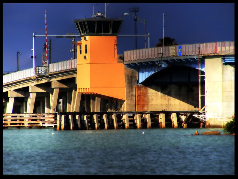 http://i103.photobucket.com/albums/m153/bluemeanietsi/florida/bridge1024.jpg