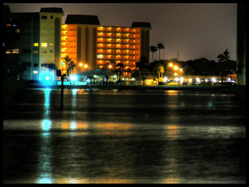 http://i103.photobucket.com/albums/m153/bluemeanietsi/florida/hotel1024.jpg