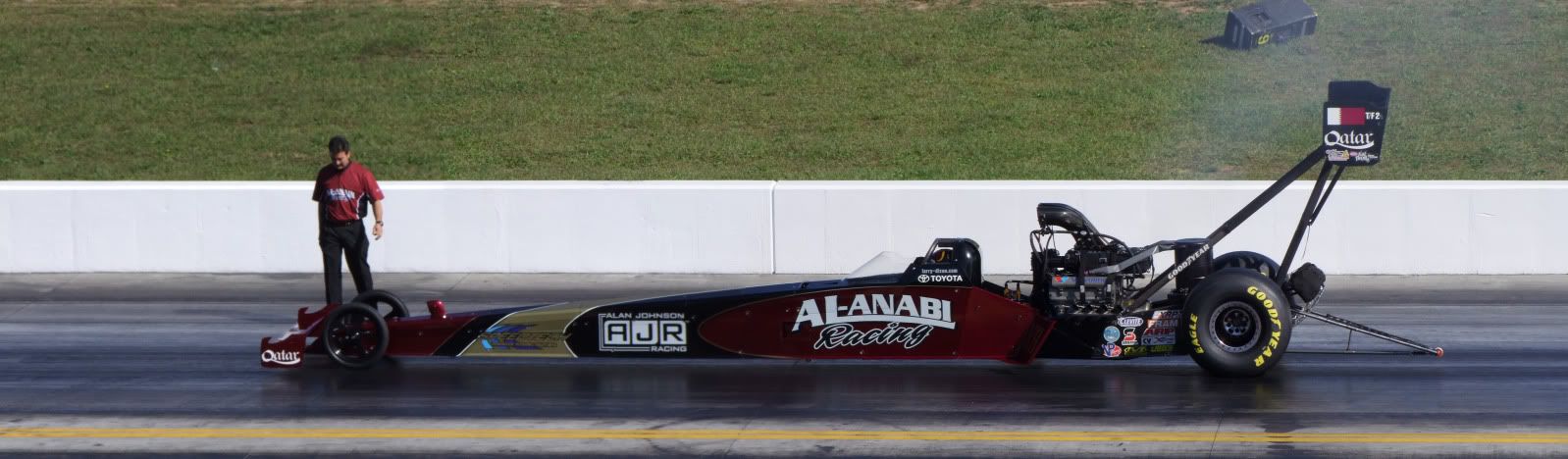 http://i103.photobucket.com/albums/m153/bluemeanietsi/topfuel/Untitled_Panorama10-2.jpg