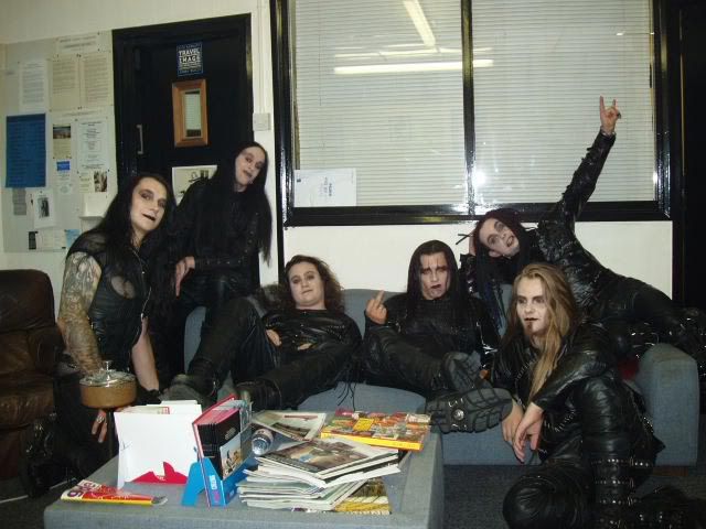https://i103.photobucket.com/albums/m134/beprasmybea/cof_band1.jpg